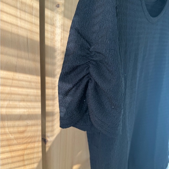 Black SHEIN T-Shirt with ruched sleeves - Picture 3 of 4
